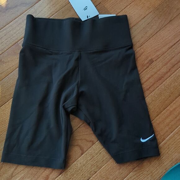 📏Nike Bike Shorts - Picture 1 of 3